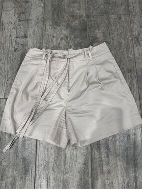 Like New! High-Waist Beige Tie-Belt Women’s Shorts